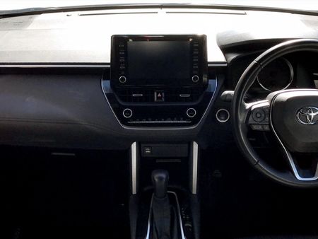 2023-Toyota-Corolla-Cross-18-XS_11