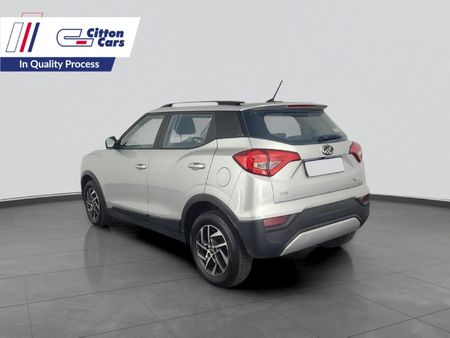 2023-Mahindra-XUV-300-12T-W8_2