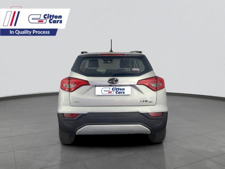 2023-Mahindra-XUV-300-12T-W8_3