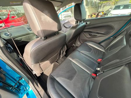 2015-Ford-Fiesta-10-EcoBoost-Titanium-5-dr_11