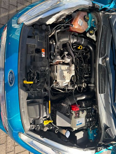 2015-Ford-Fiesta-10-EcoBoost-Titanium-5-dr_17