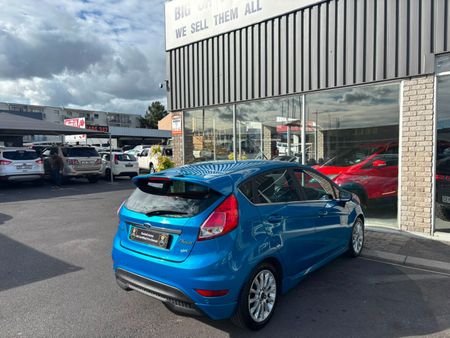2015-Ford-Fiesta-10-EcoBoost-Titanium-5-dr_6