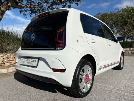2018-Volkswagen-Up-Beats-10-5-dr_10