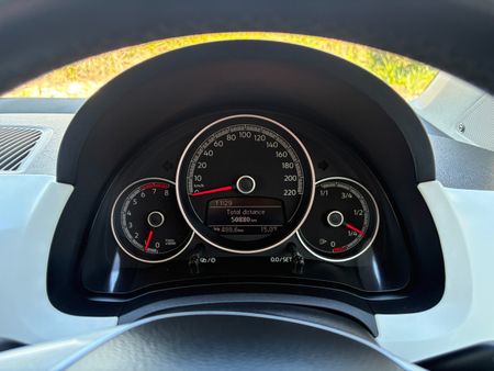 2018-Volkswagen-Up-Beats-10-5-dr_27