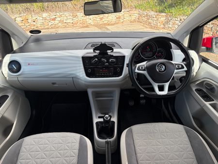 2018-Volkswagen-Up-Beats-10-5-dr_33
