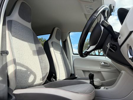 2018-Volkswagen-Up-Beats-10-5-dr_37