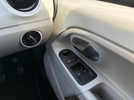 2018-Volkswagen-Up-Beats-10-5-dr_38