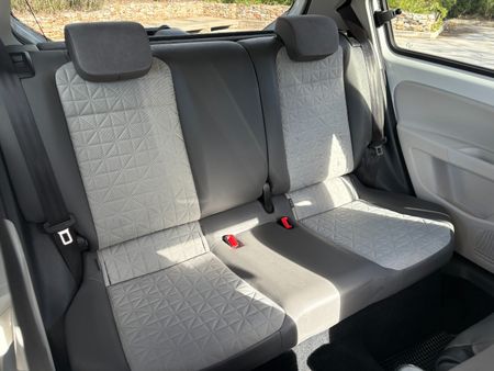 2018-Volkswagen-Up-Beats-10-5-dr_40