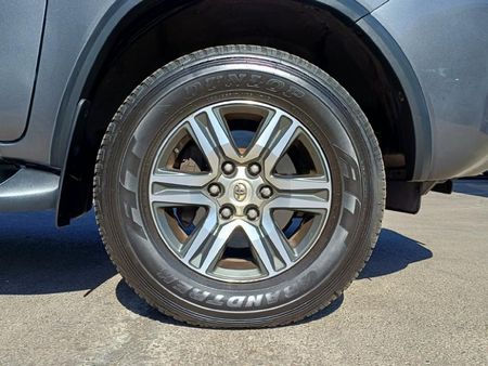 2019-Toyota-Fortuner-24-GD-6-4x4-Auto_8