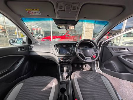 2018-Hyundai-i20-12-Motion_9