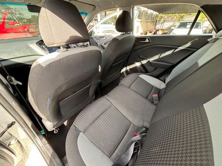 2018-Hyundai-i20-12-Motion_11