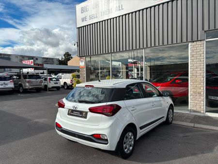 2018-Hyundai-i20-12-Motion_6