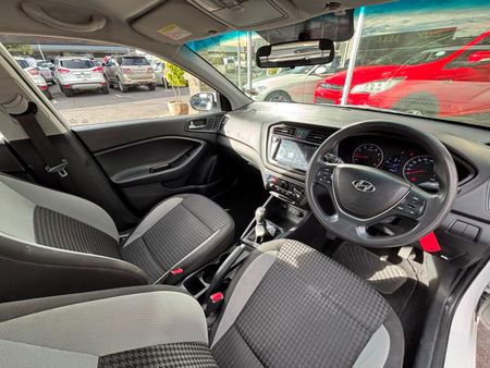 2018-Hyundai-i20-12-Motion_8