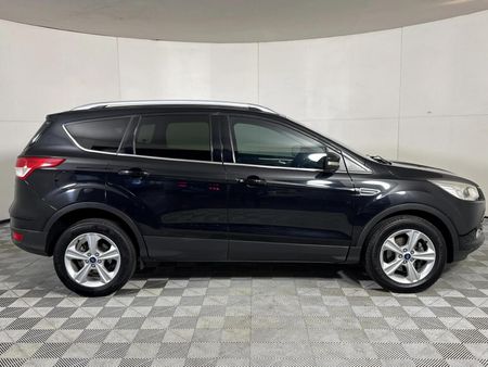 2014-Ford-Kuga-16-EcoBoost-Ambiente_13