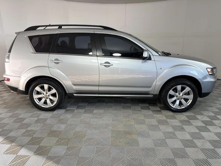 2013-Mitsubishi-Outlander-24-GLX-Auto_14
