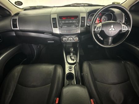 2013-Mitsubishi-Outlander-24-GLX-Auto_1