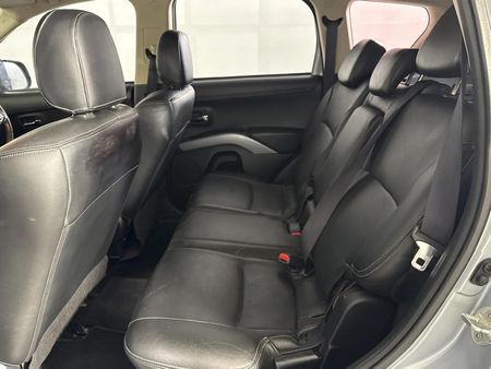 2013-Mitsubishi-Outlander-24-GLX-Auto_3