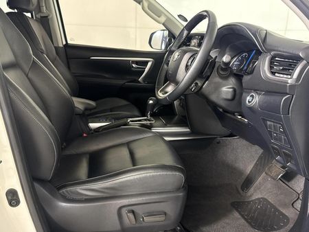 2022-Toyota-Fortuner-28-GD-6-Raised-Body-Auto_9