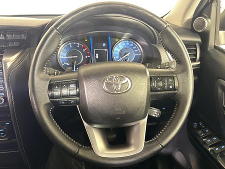 2022-Toyota-Fortuner-28-GD-6-Raised-Body-Auto_11