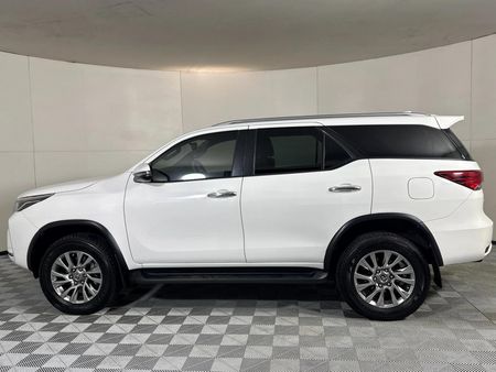 2022-Toyota-Fortuner-28-GD-6-Raised-Body-Auto_17