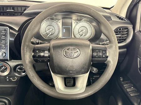 2021-Toyota-Hilux-24-GD-6-Raider-4x4-Double-Cab_12