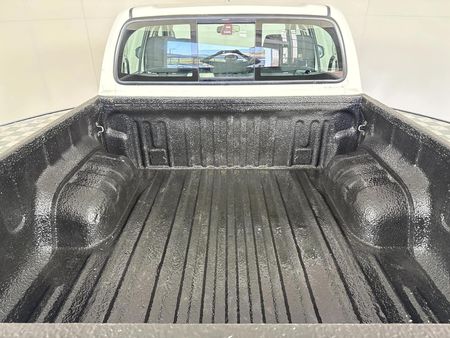 2021-Toyota-Hilux-24-GD-6-Raider-4x4-Double-Cab_13