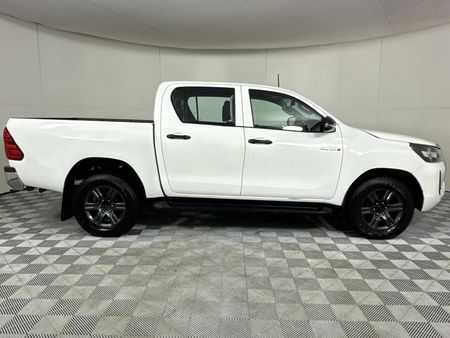 2021-Toyota-Hilux-24-GD-6-Raider-4x4-Double-Cab_17