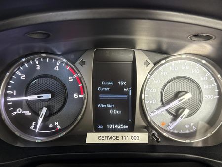 2021-Toyota-Hilux-24-GD-6-Raider-4x4-Double-Cab_2