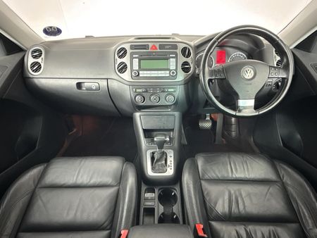2008-Volkswagen-Tiguan-20-TDI-Track-Field-4Motion-Auto_1