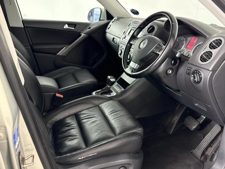 2008-Volkswagen-Tiguan-20-TDI-Track-Field-4Motion-Auto_6