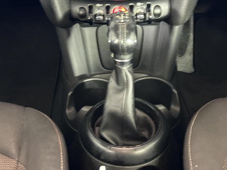 2015-MINI-Hatch-Cooper-Auto_10