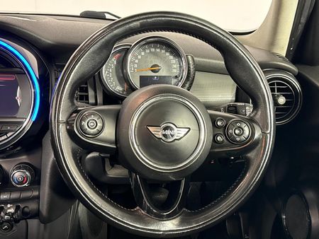 2015-MINI-Hatch-Cooper-Auto_12