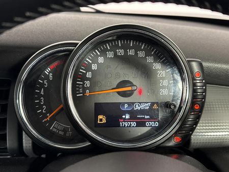2015-MINI-Hatch-Cooper-Auto_2