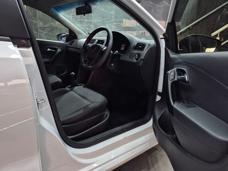 2024-Volkswagen-Polo-Vivo-14-Trendline-5-dr_18