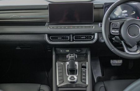 2026-GWM-P-Series-P300-24TD-LS-Auto-Double-Cab_11