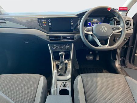 2022-Volkswagen-Polo-10-TSI-Life-Auto-DSG_10