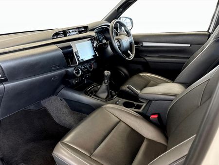 2023-Toyota-Hilux-28-GD-6-Raised-Body-Legend-Extended-Cab_6