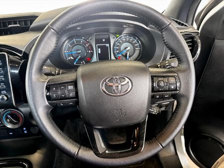 2023-Toyota-Hilux-28-GD-6-Raised-Body-Legend-Extended-Cab_7