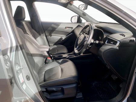 2025-Toyota-Corolla-Cross-18-XS_13