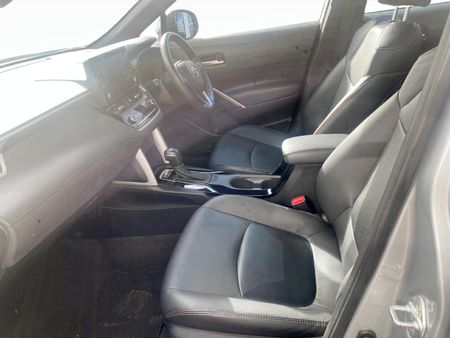 2025-Toyota-Corolla-Cross-18-XS_6