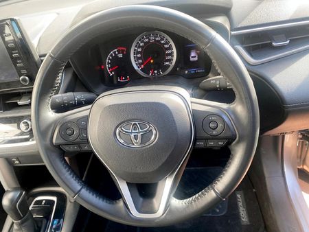 2025-Toyota-Corolla-Cross-18-XS_7