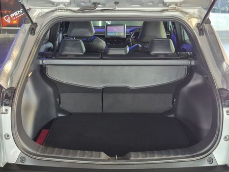 2025-Toyota-Corolla-Cross-18-XS-Hybrid_20
