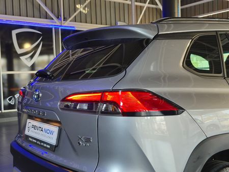 2025-Toyota-Corolla-Cross-18-XS-Hybrid_24