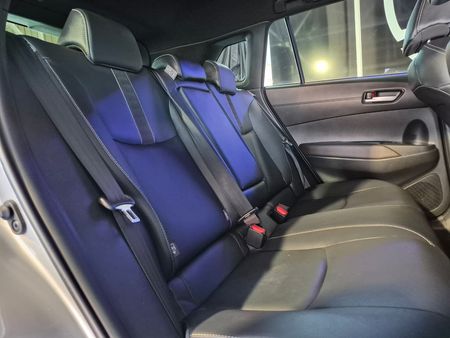 2025-Toyota-Corolla-Cross-18-XS-Hybrid_29