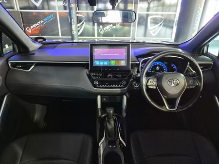 2025-Toyota-Corolla-Cross-18-XS-Hybrid_8