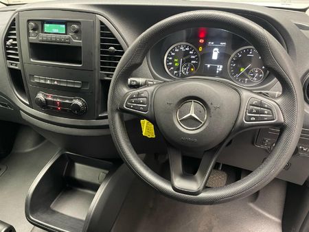 2023-Mercedes-Benz-Vito-116-22-CDI-Tourer-Pro-Auto_15
