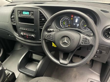 2023-Mercedes-Benz-Vito-116-22-CDI-Tourer-Pro-Auto_16