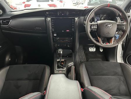 2026-Toyota-Fortuner-28GD-6-4x4-GR-S-Auto_8