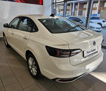 2026-Volkswagen-Polo-Sedan-10TSI-Life_10
