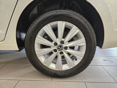 2026-Volkswagen-Polo-Sedan-10TSI-Life_11